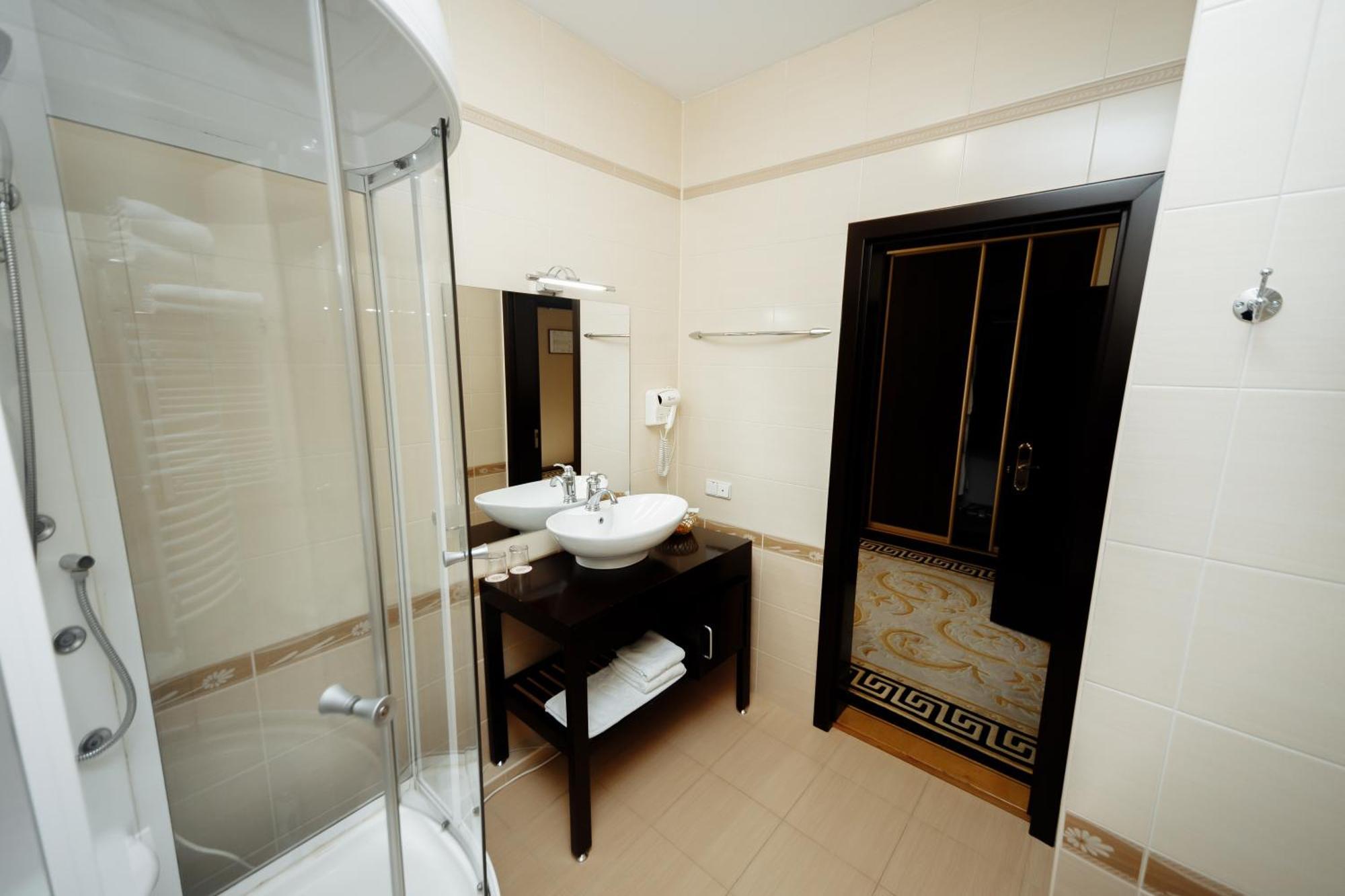 Hotel Royal Florence Chisinau Exterior photo